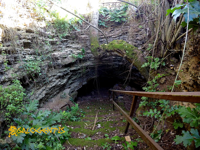 Ingresso della Grotta di Sante Lucia