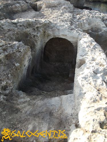 Cripta di Roca Vecchia - ingresso