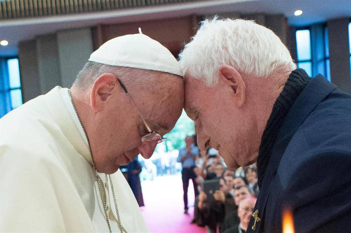 Il cardinale Ernest Simoni e Papa Francesco