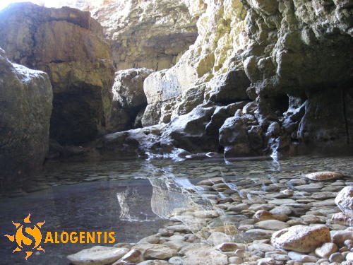 laghetto-grotta-del-diavolo Prossimi al mare